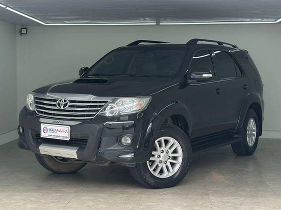 TOYOTA HILUX SW4 3.0 SRV 4X4 16V TURBO INTERCOOLER DIESEL 4P AUTOMÁTICO TOYOTA HILUX SW4 3.0 SRV 4X4 16V TURBO INTERCOOLER DIESEL 4P AUTOMÁTICO